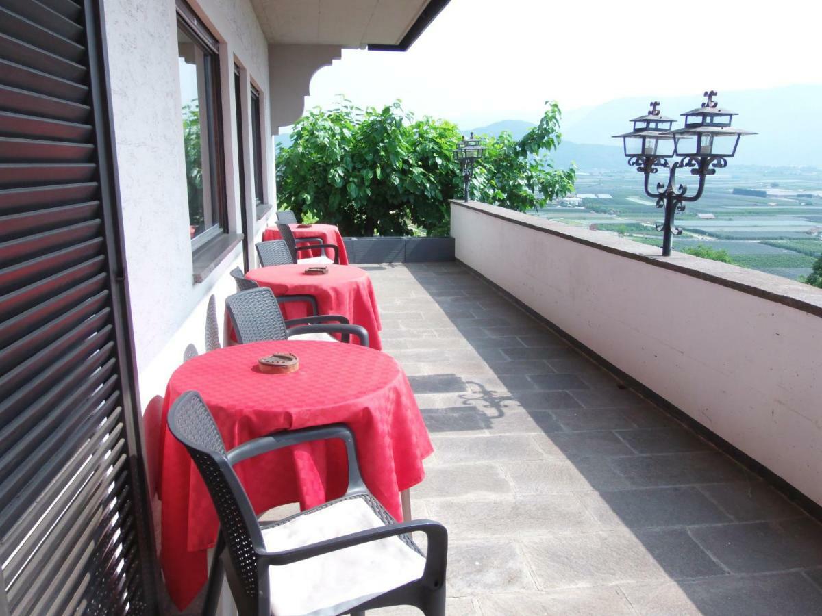 Garni Runggner Traubenhof Hotel Termeno Exterior photo